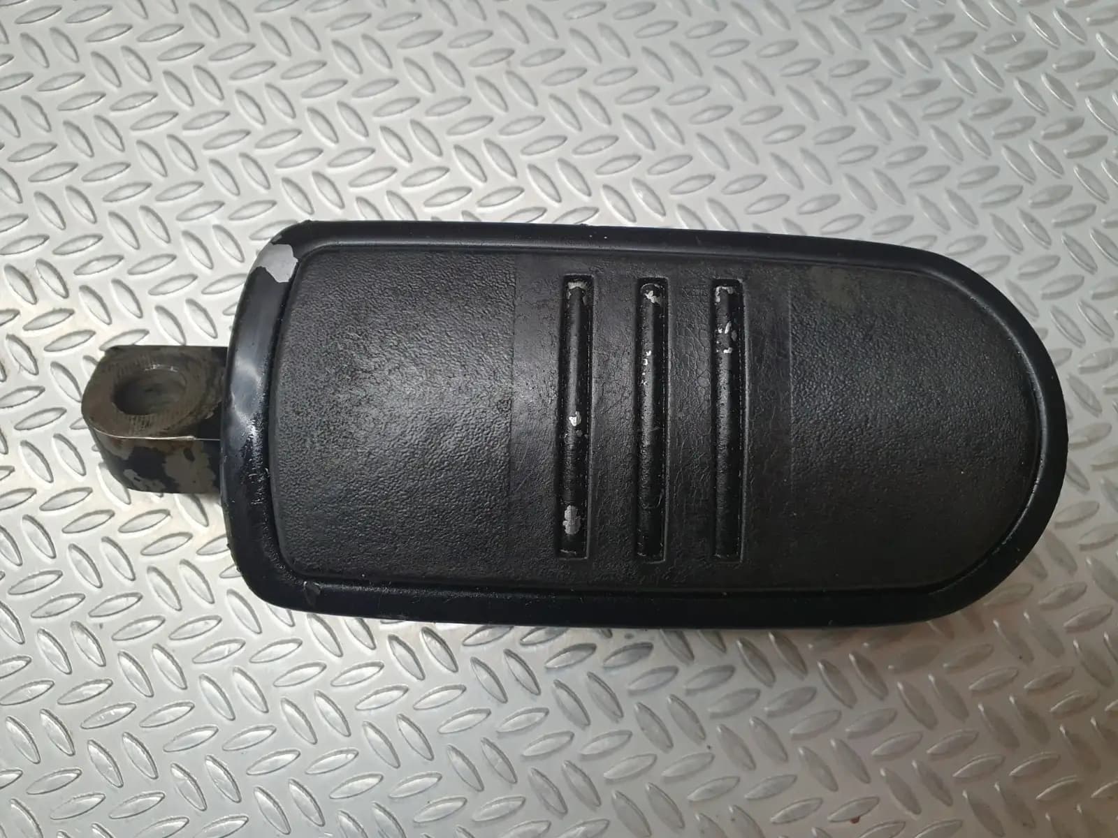 Harley-Davidson Streamliner Right Side Footrest / Peg