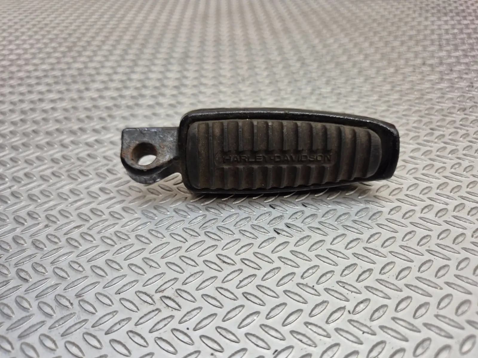 Harley Davidson Front Right Footrest / Peg