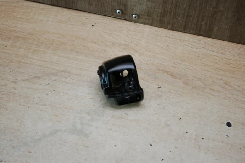 Harley Davidson Dyna / Softail Left Black Switch Gear Housing / Buttons