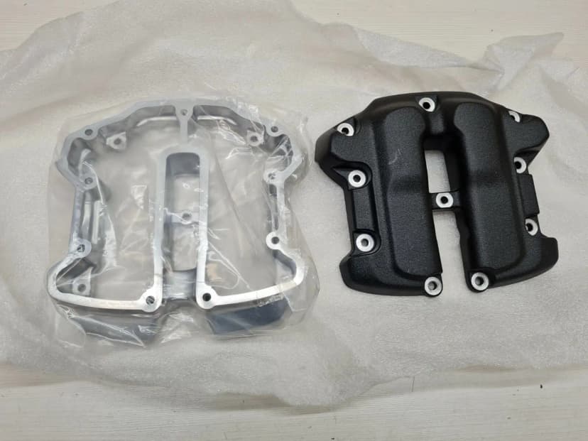 Harley-Davidson Milwaukee 8 Rocker Box Cover 25700371 25700409