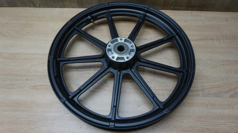 Harley Davidson Iron 883 2016 Front wheel rim BENT