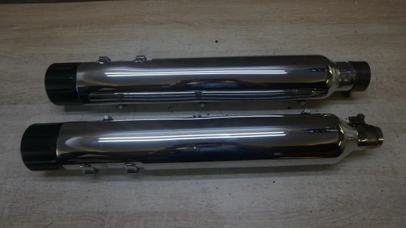 Harley Davidson Touring Milwaukee 8 CVO 64900253 64900252 Mufflers / Silencer