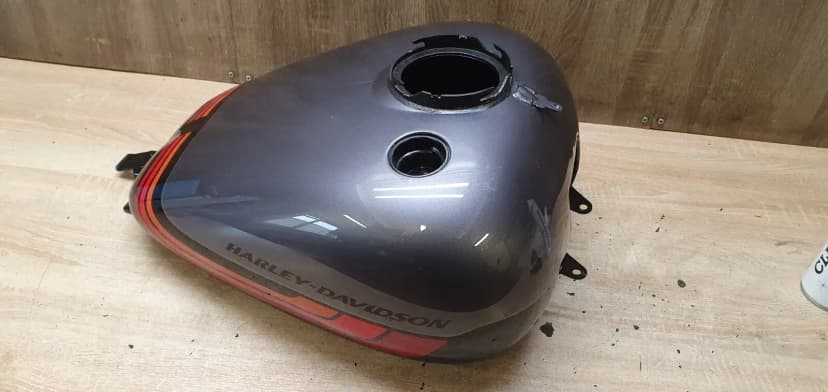 Harley Davidson FLHXSE CVO Fuel Tank Smoky Gray Black Hole 61000168EML