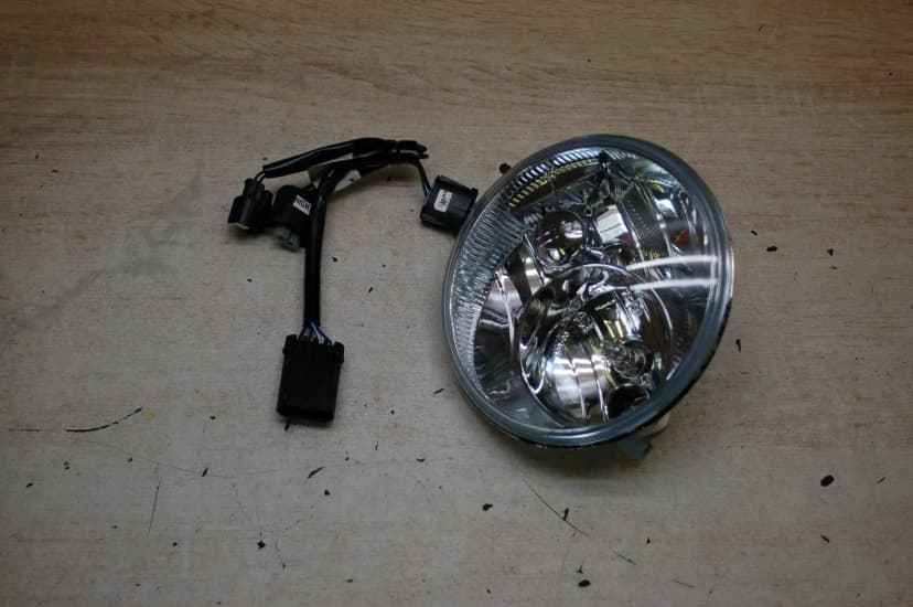  Harley Davidson Street Glide Headlight H-D PN 67700072