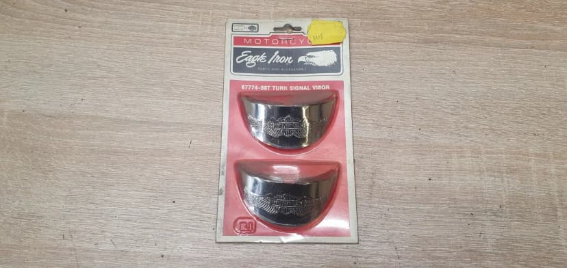 HARLEY-DAVIDSON TOURING 1993-2013 TURN SIGNAL / INDICATOR PAIR EAGLE WING VISORS