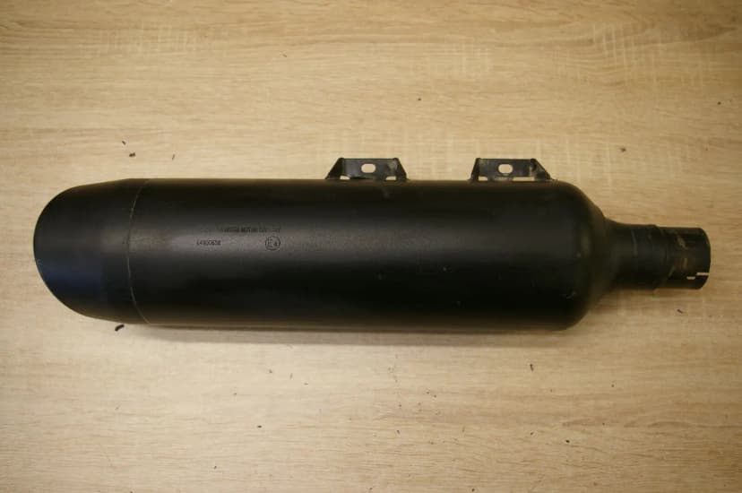 Harley-Davidson Fat Bob Muffler Exhaust Silencer 64900658