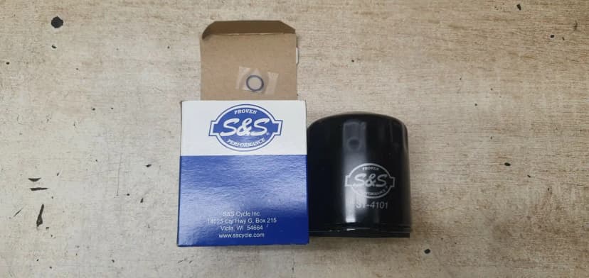 Harley Davidson 84-99 BT / 86-17 XL S&S Black Oil Filter 31-4101