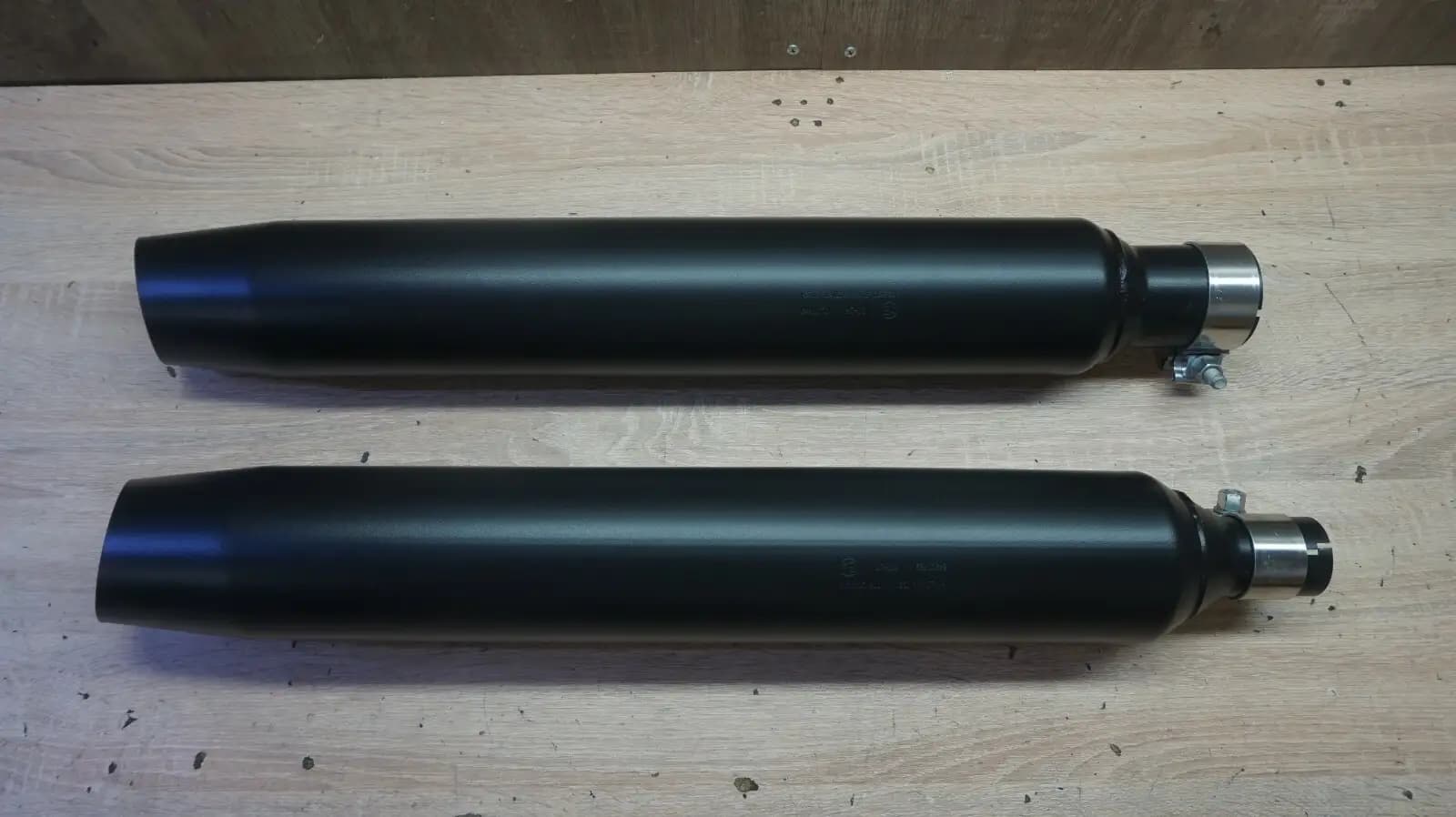 Harley-Davidson Road King Exhaust Muffler Silencer 64900769 64900770