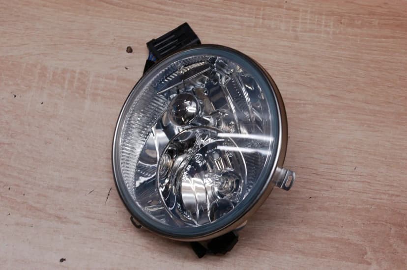  Harley Davidson Street Glide Headlight H-D PN 67700072