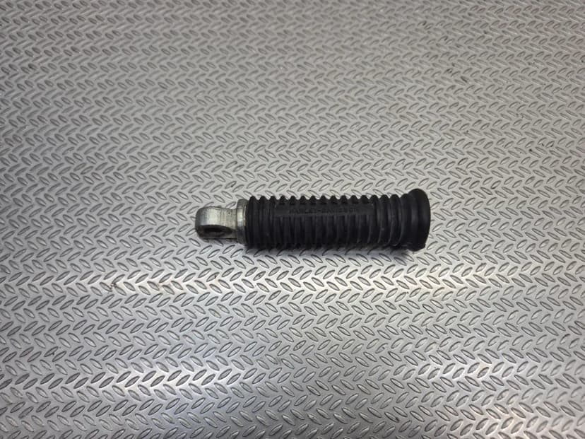 Harley Davidson Sportster 883 04 - 13 Rear Footrest Peg / Pedal